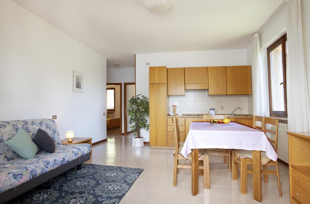 Residence Le Balze Malcesine Szoba fotó