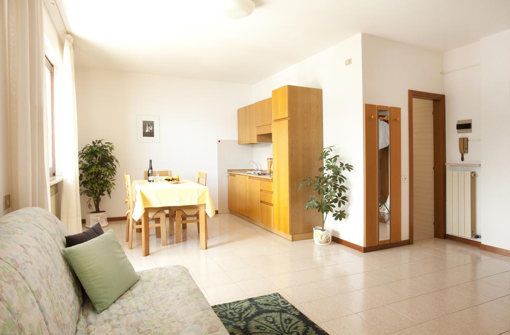 Residence Le Balze Malcesine Szoba fotó