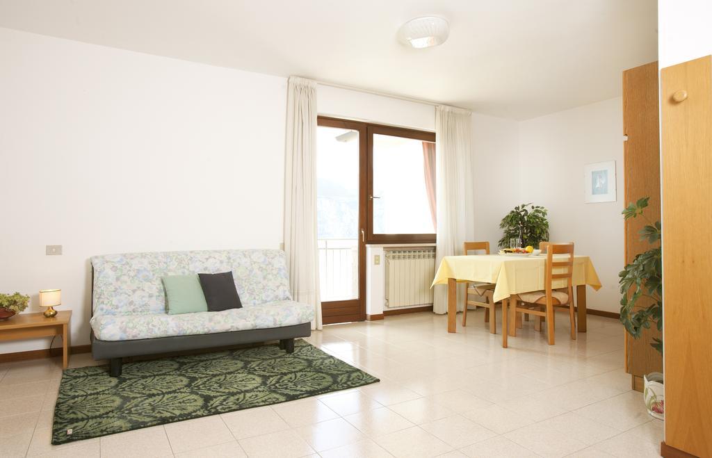 Residence Le Balze Malcesine Szoba fotó